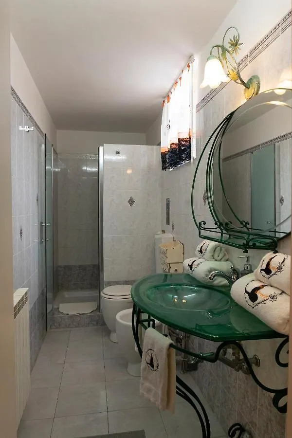 Le Streghe Rooms E Art,Centralissimo Con Garage Su Richiesta Livorno