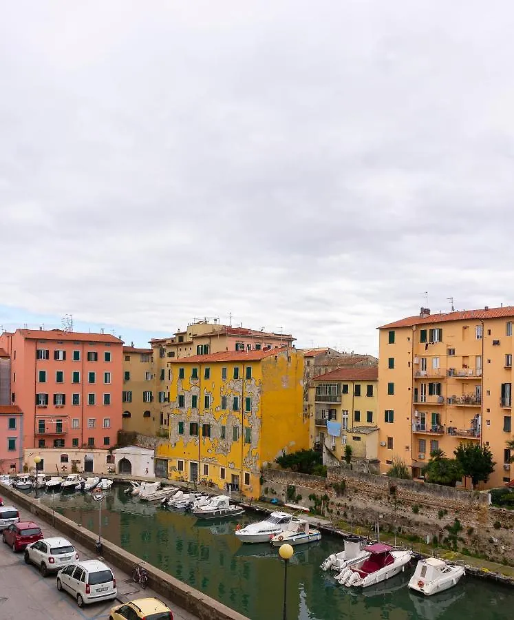 Le Streghe Rooms E Art,Centralissimo Con Garage Su Richiesta Livorno 0*,